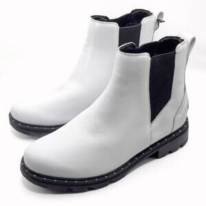 Sorel Lennox Chelsea Boots 9 White Outdoorsy Utility Minimalist Rugged